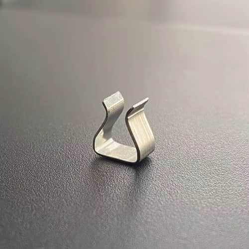 U-shaped spring clip, flat wire spring clip, stainless steel leaf spring clip, customized machine clamp, OEM spring steel clip, flat wire retaining clip, industrial U-clip manufacturer, custom metal stamping China